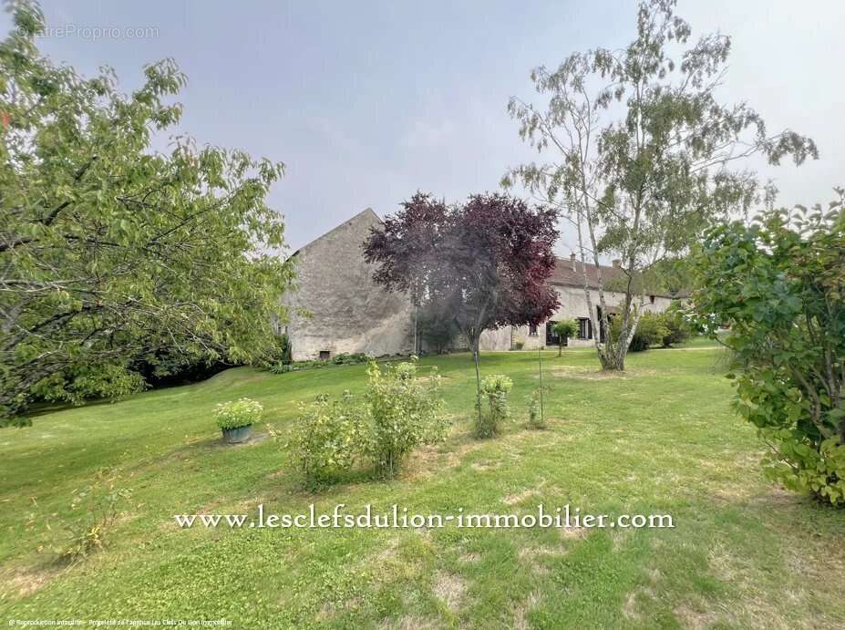 Maison à VILLEMARECHAL