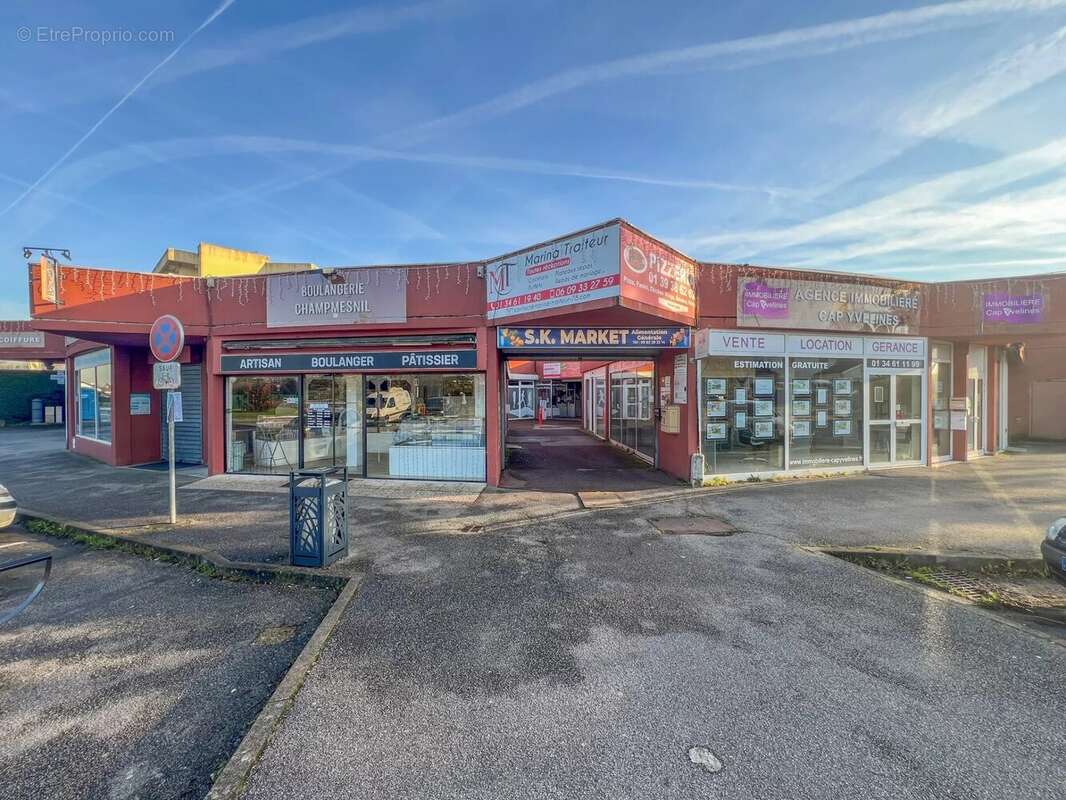 Commerce à LE MESNIL-SAINT-DENIS