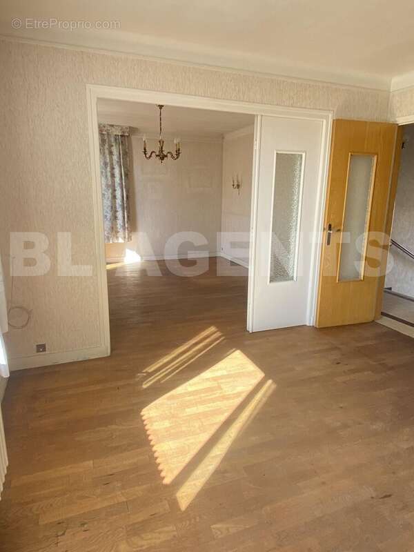 IMG_3152 - Maison à SAINTE-GENEVIEVE-DES-BOIS