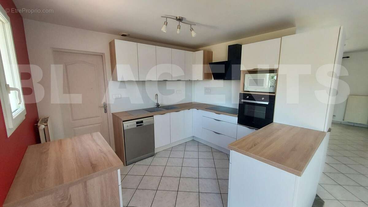 20250823_125320 - Copie - Maison à BARJOUVILLE