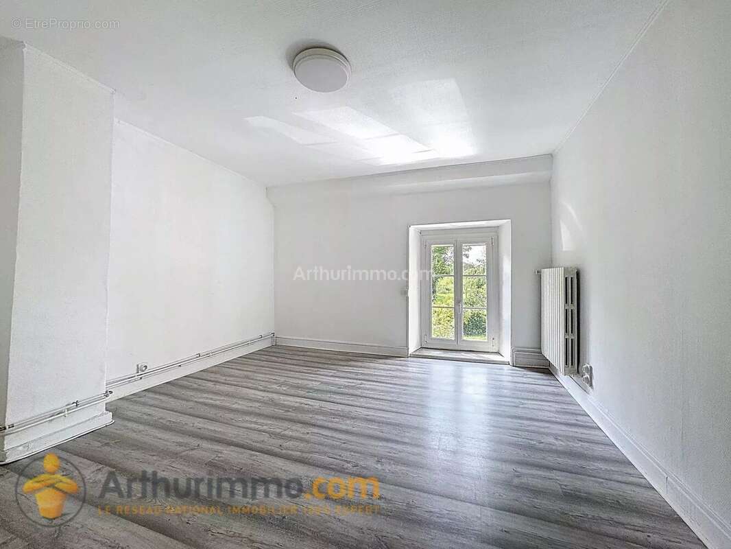 Maison à BUSSY-LE-CHATEAU