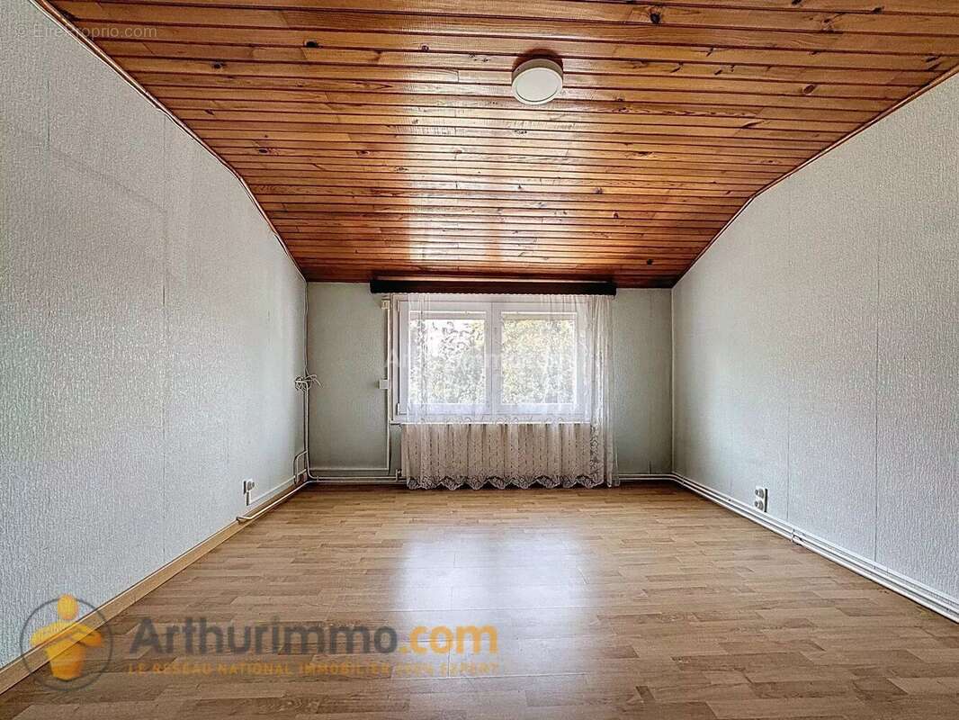 Maison à BUSSY-LE-CHATEAU