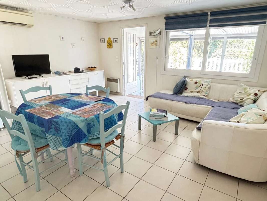 Maison à ROQUEBRUNE-SUR-ARGENS