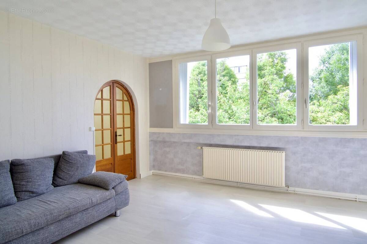 Appartement à BEYNES