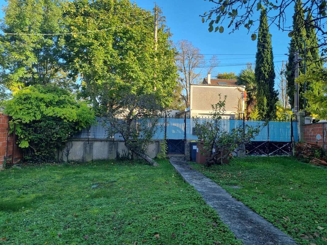 Terrain à CROISSY-SUR-SEINE