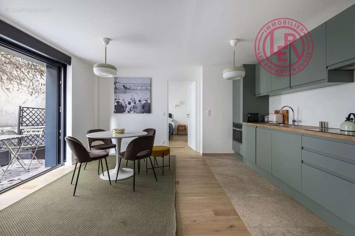 Appartement à PARIS-11E