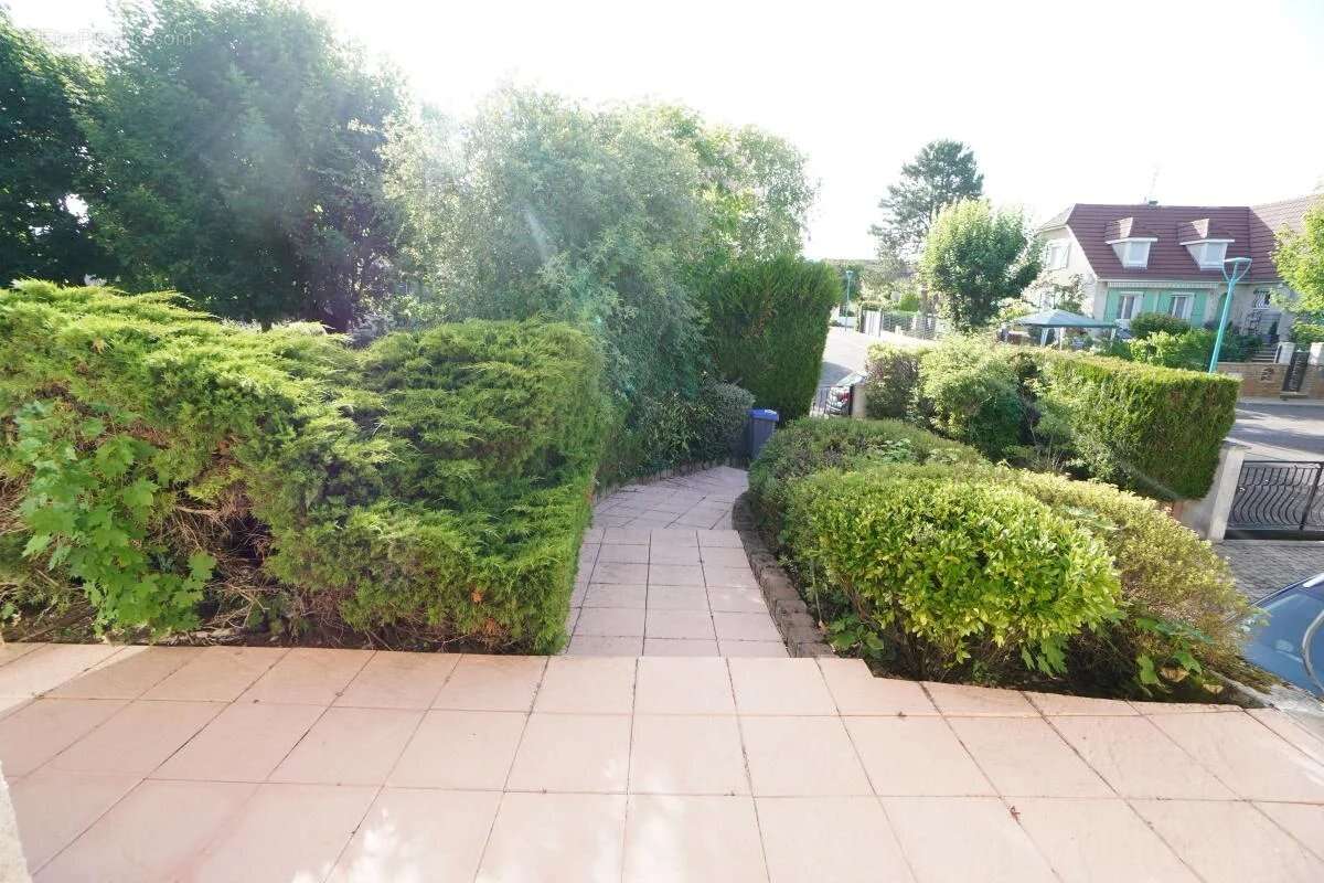 Maison à VAROIS-ET-CHAIGNOT