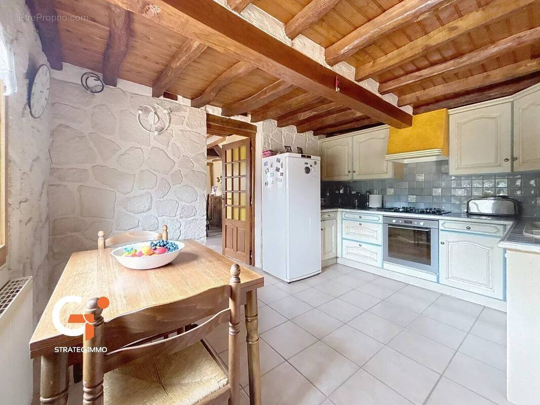 Maison à SAINT-OUEN-DE-THOUBERVILLE