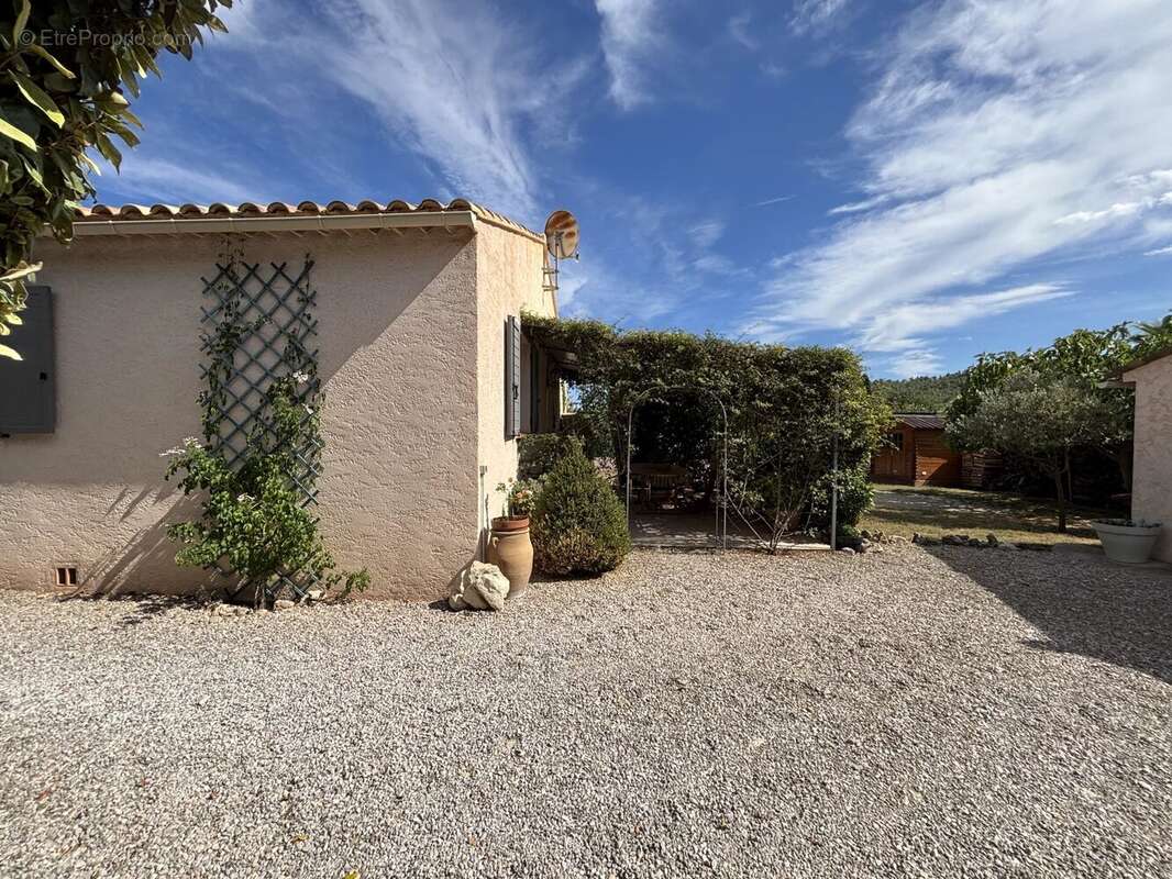 Maison à FIGANIERES