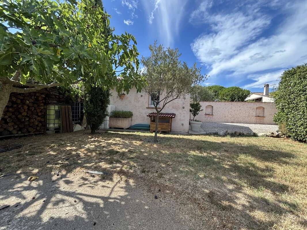 Maison à FIGANIERES