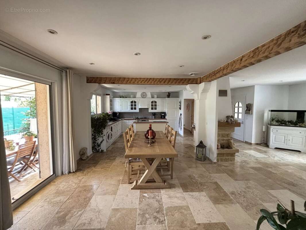 Maison à FIGANIERES