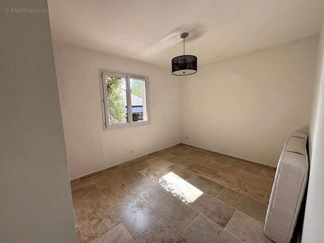 Maison à FIGANIERES