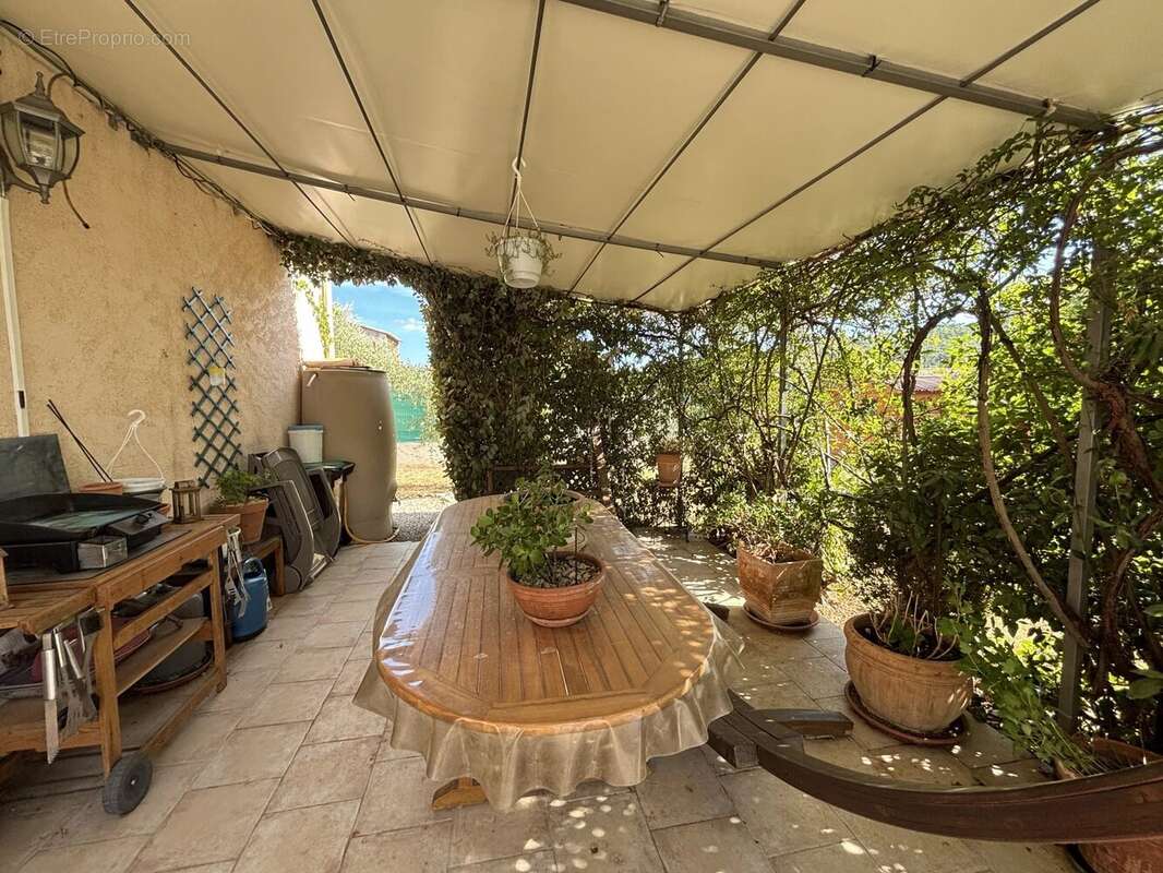 Maison à FIGANIERES