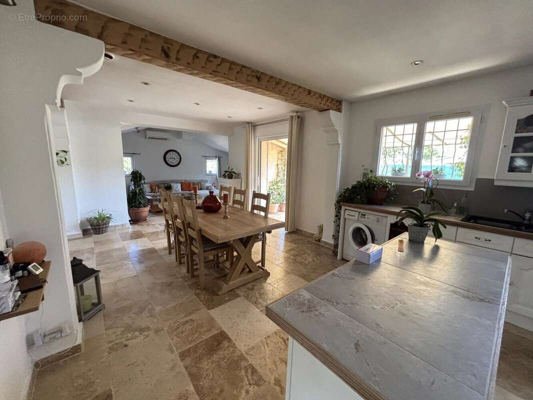 Maison à FIGANIERES