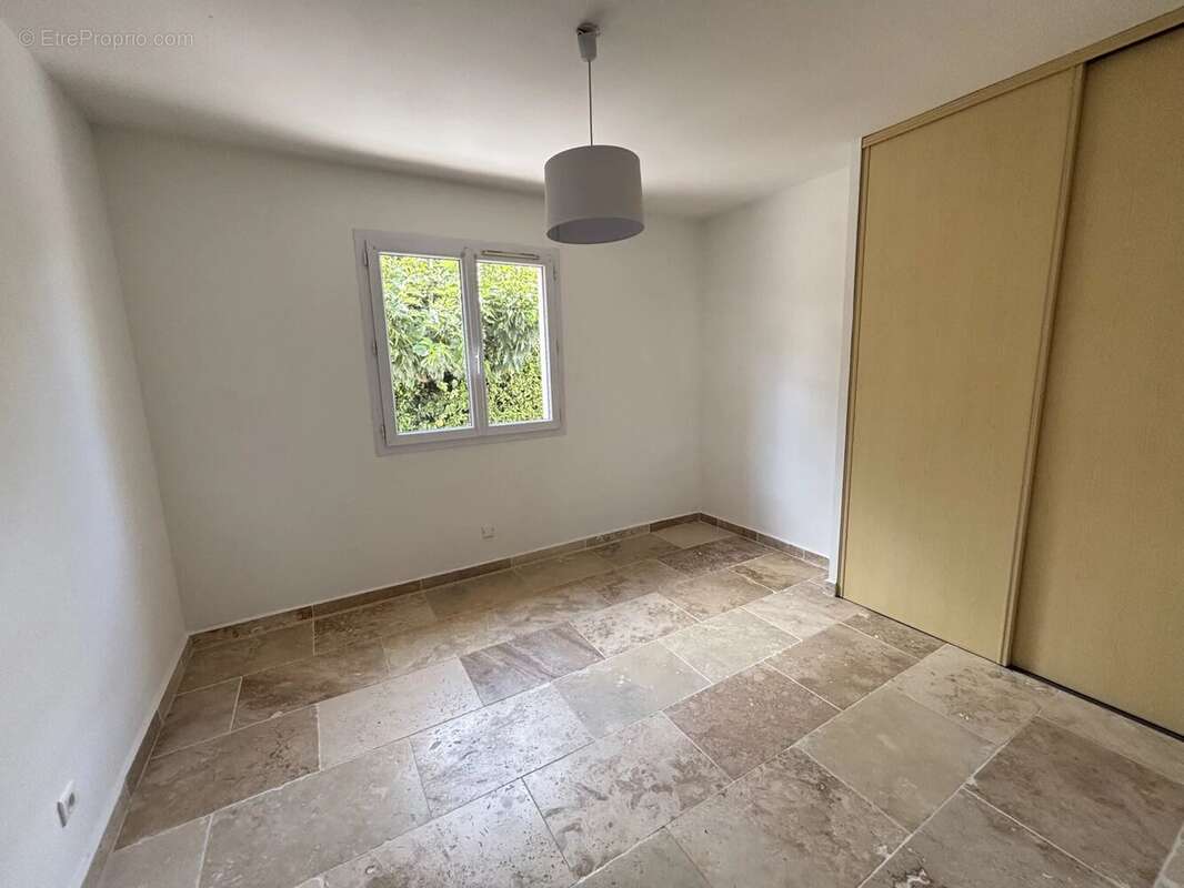 Maison à FIGANIERES