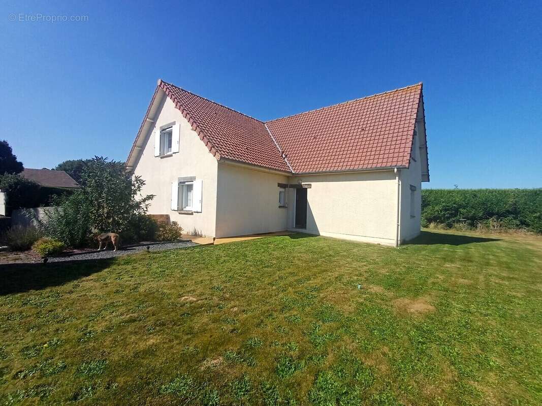 Maison à MARTIN-EGLISE