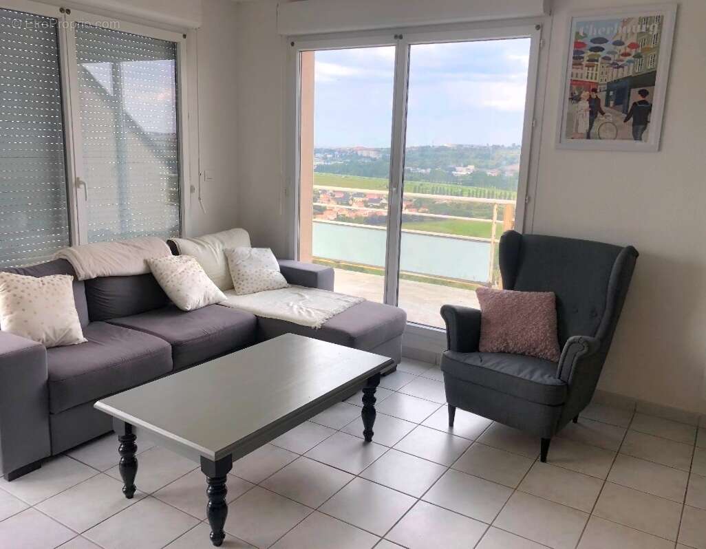 Appartement à ROUXMESNIL-BOUTEILLES