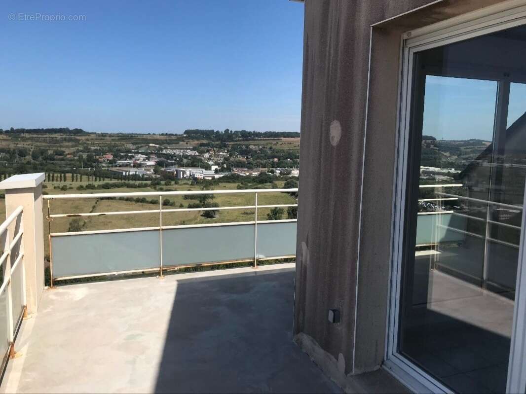 Appartement à ROUXMESNIL-BOUTEILLES