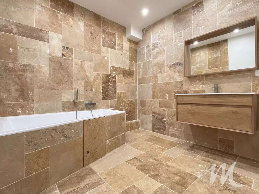 Appartement à BARJOLS