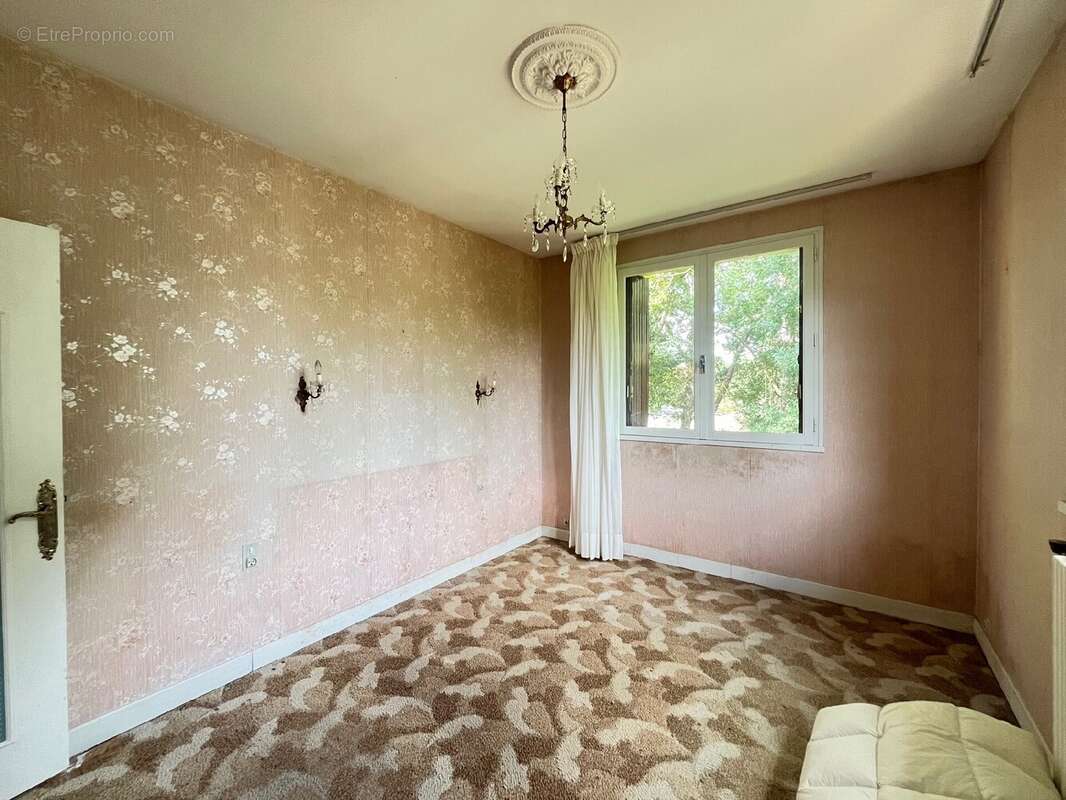 Maison à LA SALVETAT-SAINT-GILLES