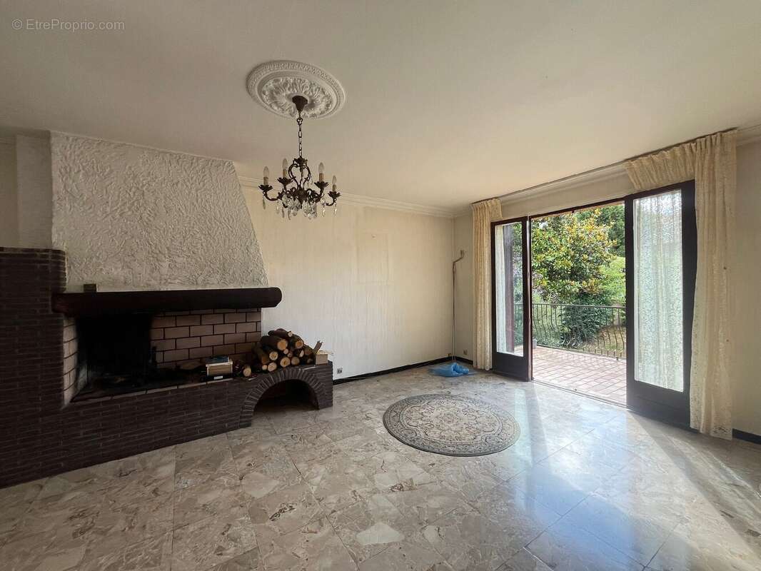 Maison à LA SALVETAT-SAINT-GILLES