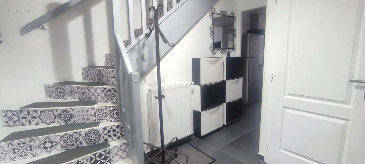 Maison à CHANTELOUP-LES-VIGNES