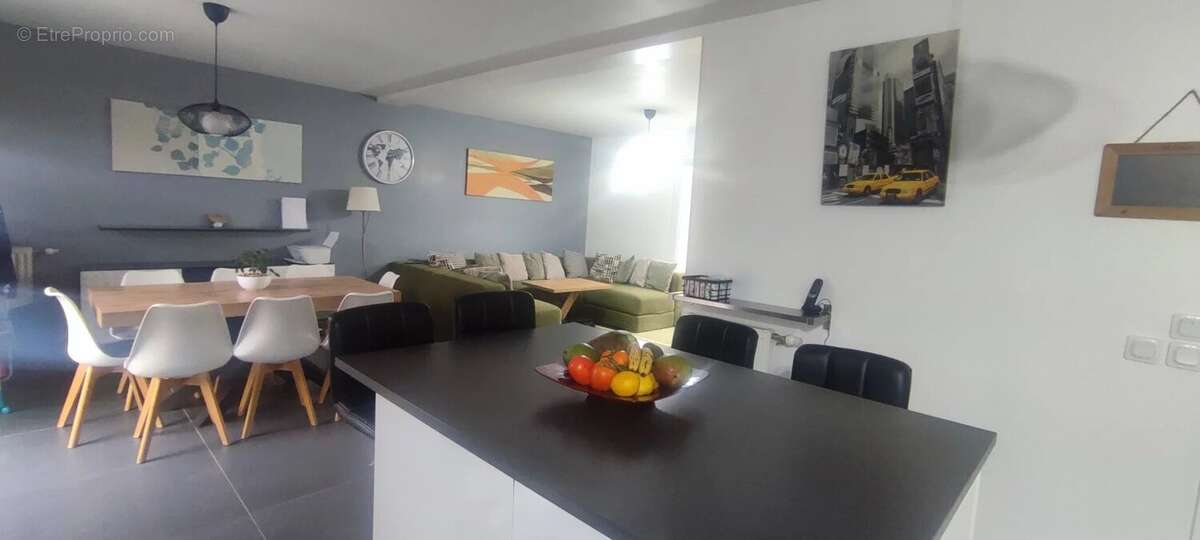 Maison à CHANTELOUP-LES-VIGNES