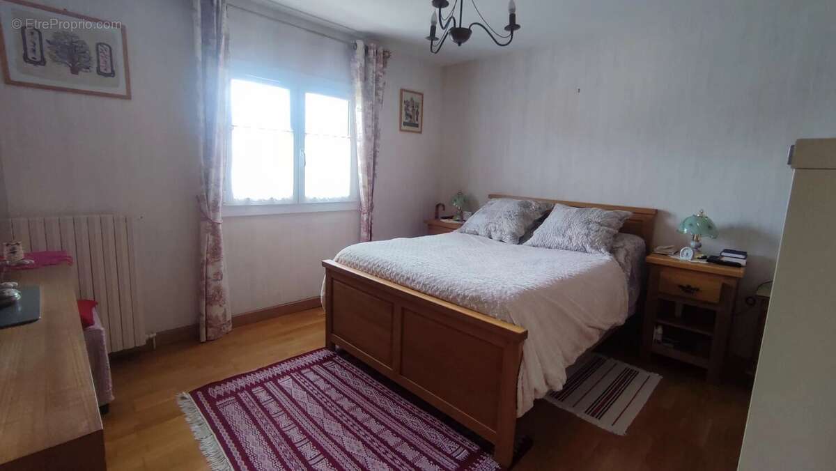 Maison à CHANTELOUP-LES-VIGNES