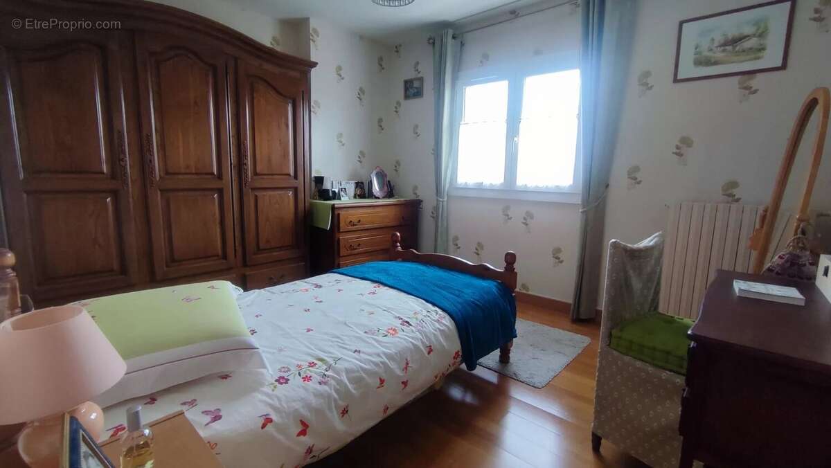 Maison à CHANTELOUP-LES-VIGNES