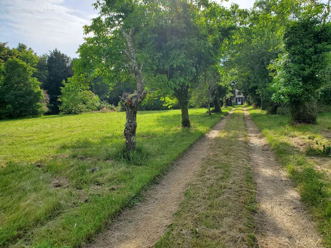 Maison à TIZAC-DE-LAPOUYADE