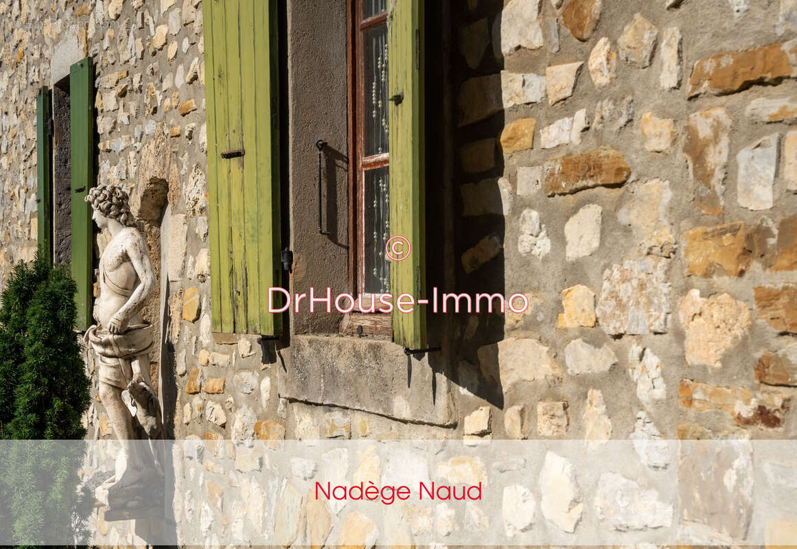 Maison à MONTCLAR-SUR-GERVANNE