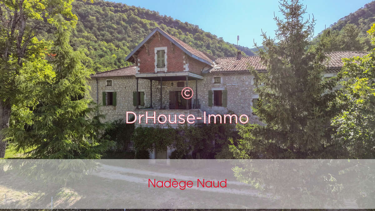 Maison à MONTCLAR-SUR-GERVANNE