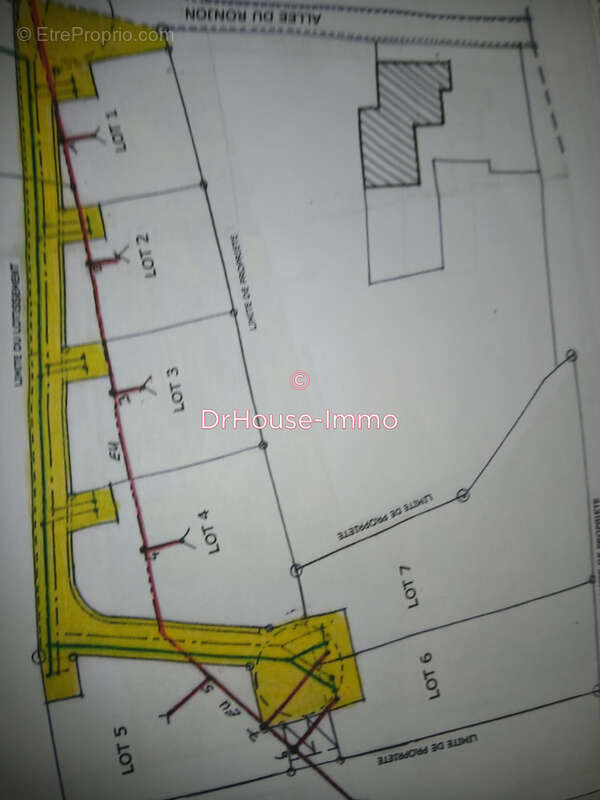 Terrain à SAINT-CYR-SUR-MENTHON