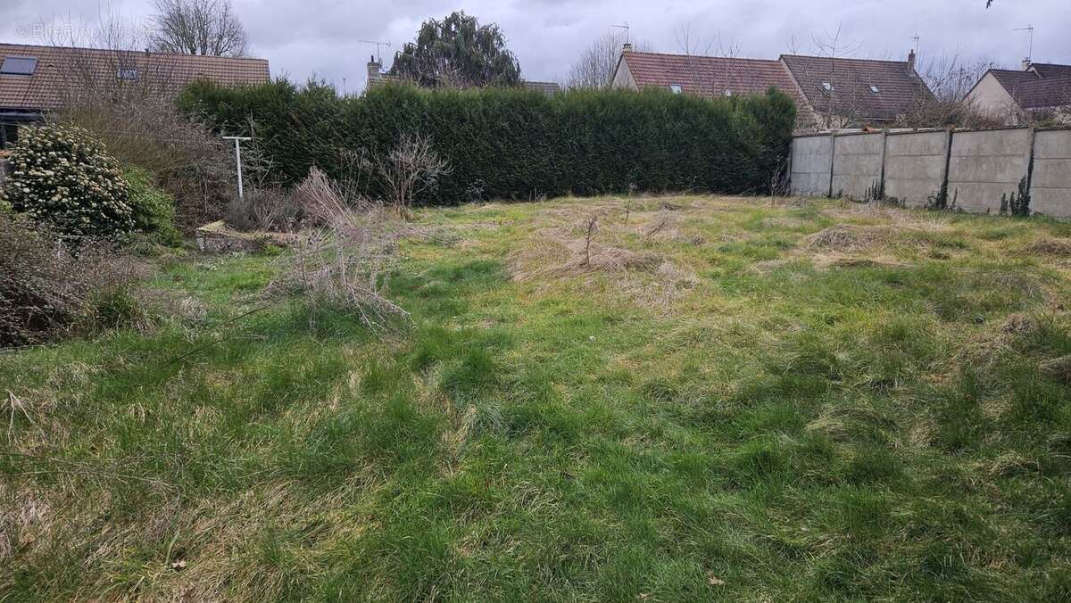 Terrain à LE COUDRAY