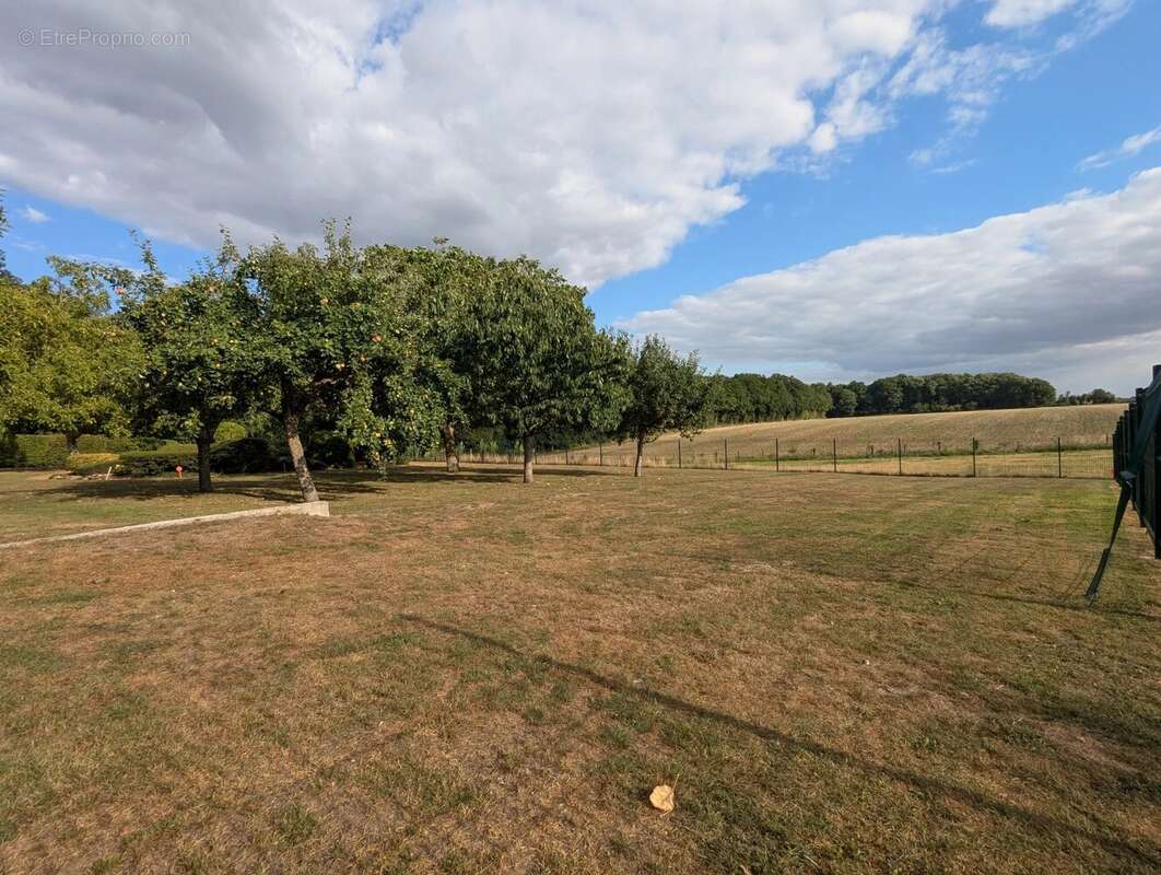 Terrain à PACY-SUR-EURE