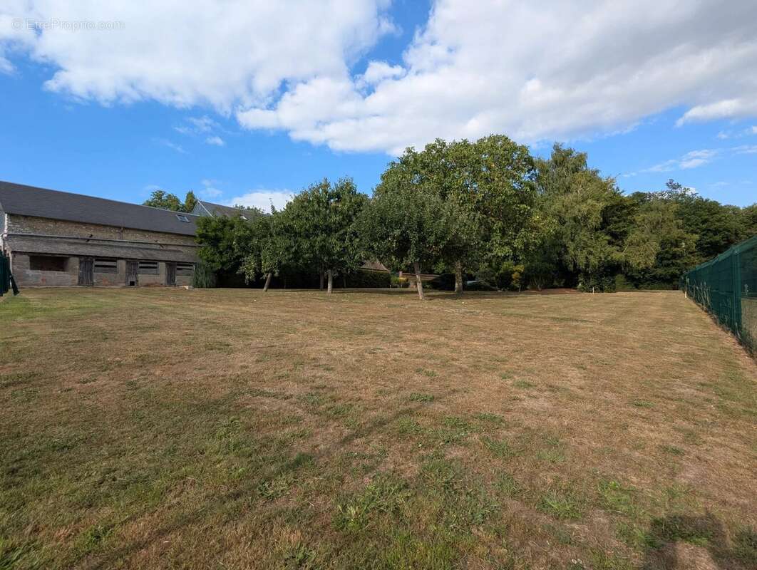 Terrain à PACY-SUR-EURE