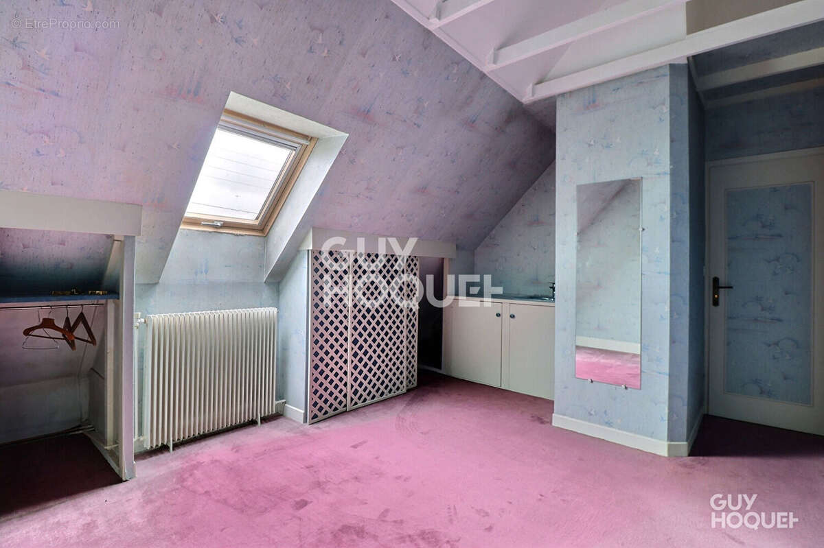 Maison à SAINTE-GENEVIEVE-DES-BOIS