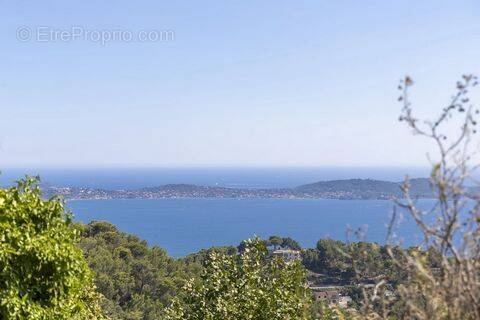 Maison à CARQUEIRANNE