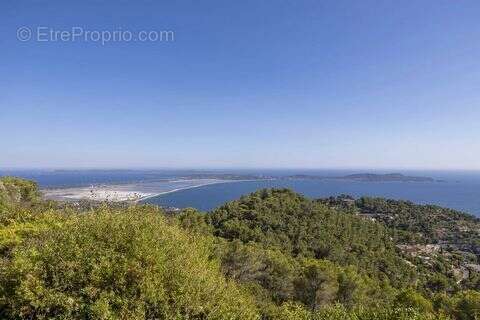 Maison à CARQUEIRANNE