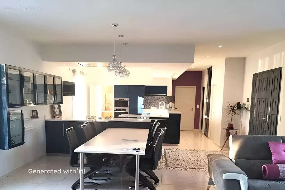 Maison à TONNAY-CHARENTE