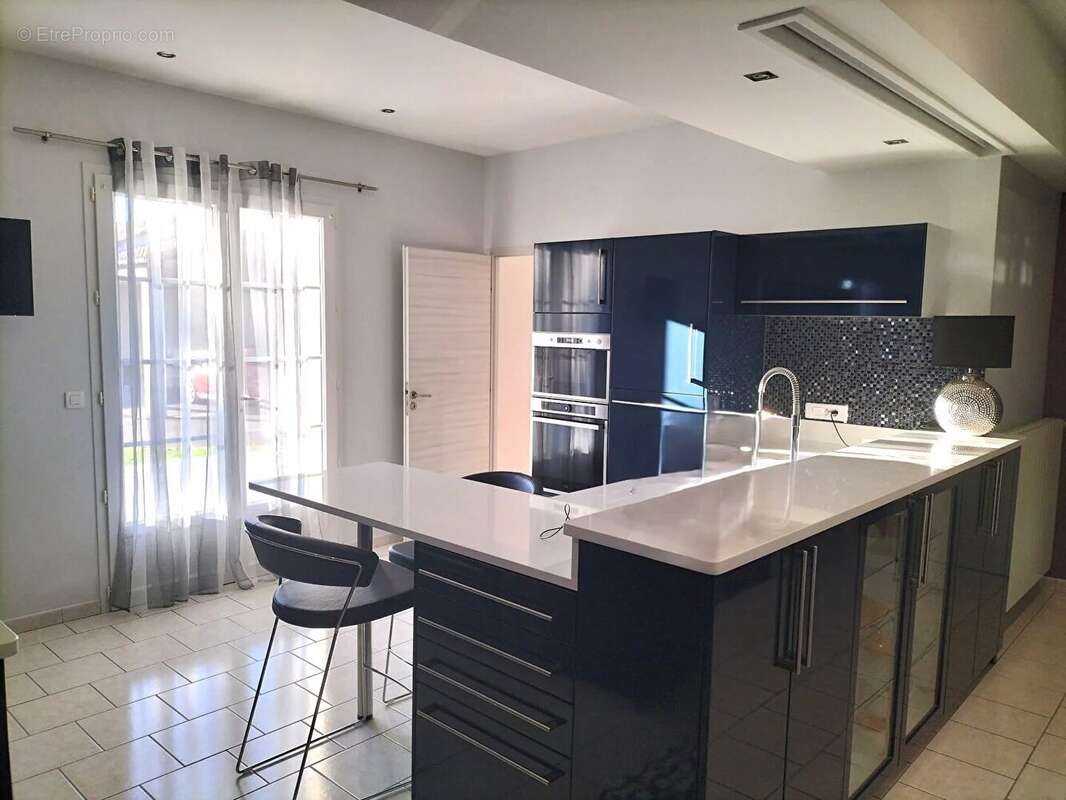 Maison à TONNAY-CHARENTE