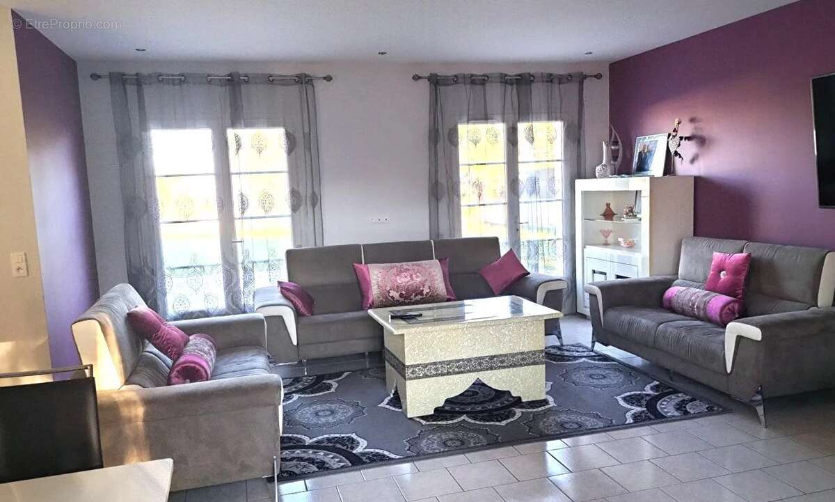 Maison à TONNAY-CHARENTE