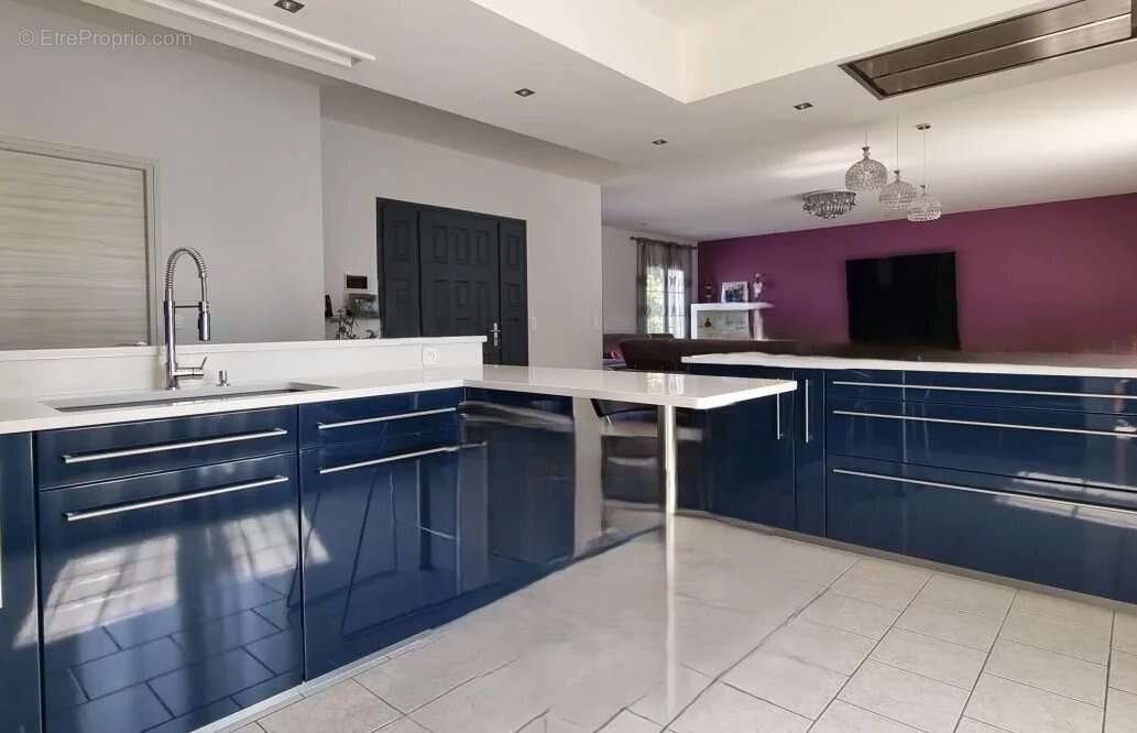 Maison à TONNAY-CHARENTE