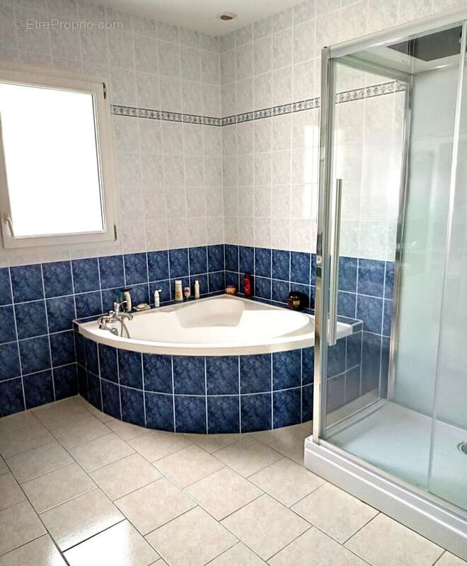 Maison à TONNAY-CHARENTE