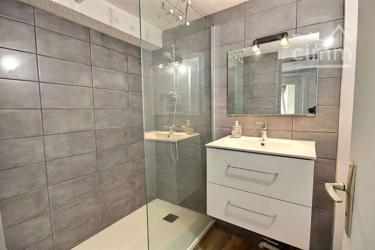 Maison à SURY-LE-COMTAL