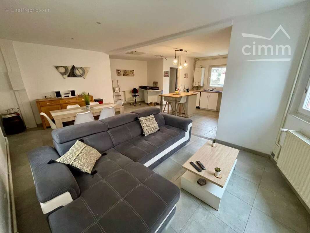 Maison à SURY-LE-COMTAL