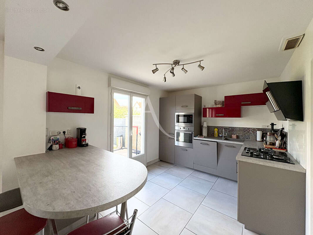 Maison à COLOMBELLES