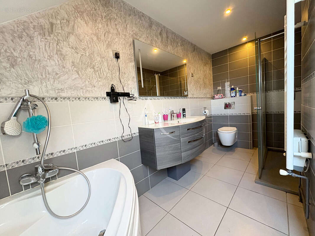 Maison à COLOMBELLES