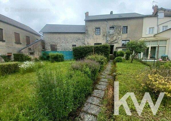 Maison à SAINT-GERVAIS-D&#039;AUVERGNE