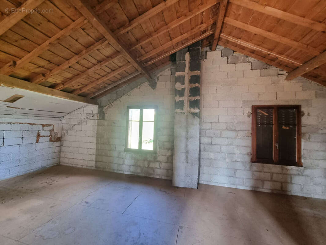 Maison à ORCHAMPS-VENNES